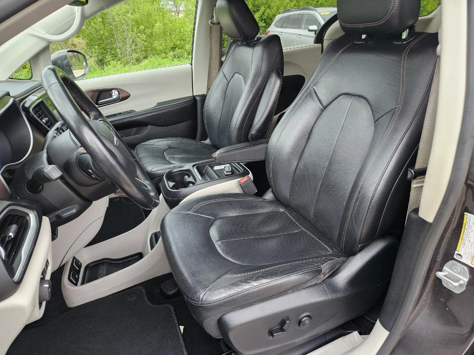 2019 Chrysler Pacifica Touring L - Photo 14