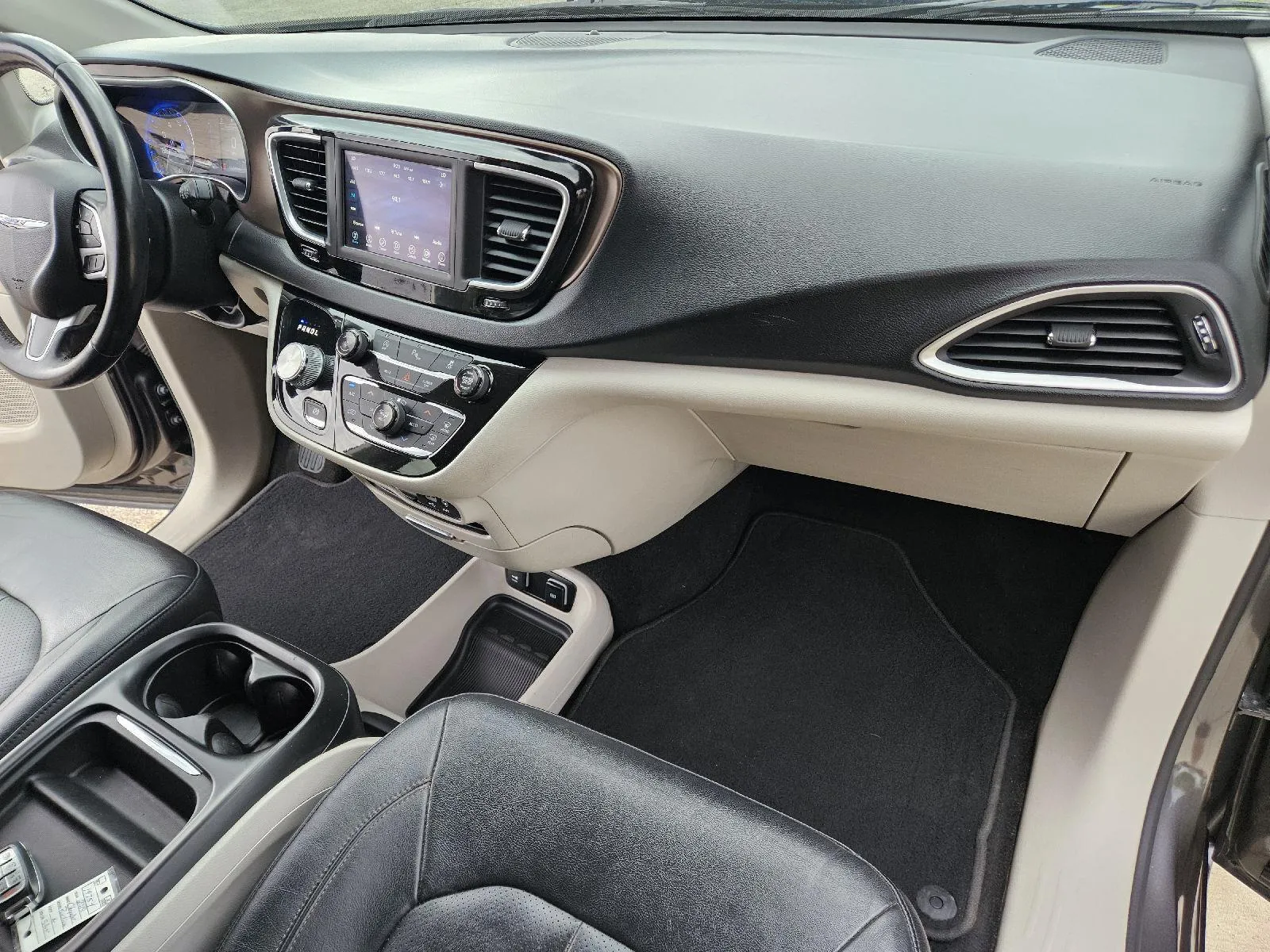 2019 Chrysler Pacifica Touring L - Photo 17