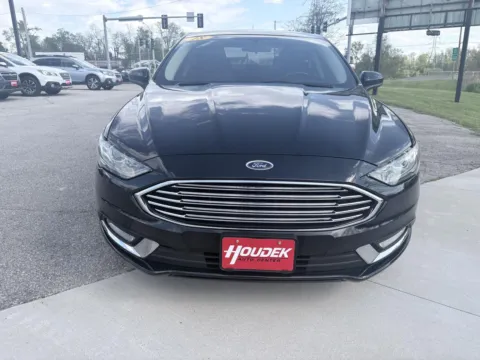 Photos of 2018 Ford Fusion SE for sale in Marion, IA at Houdek Auto Center