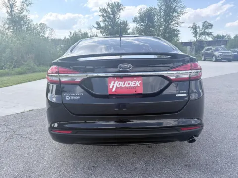 More photos of 2018 Ford Fusion SE at Houdek Auto Center, IA