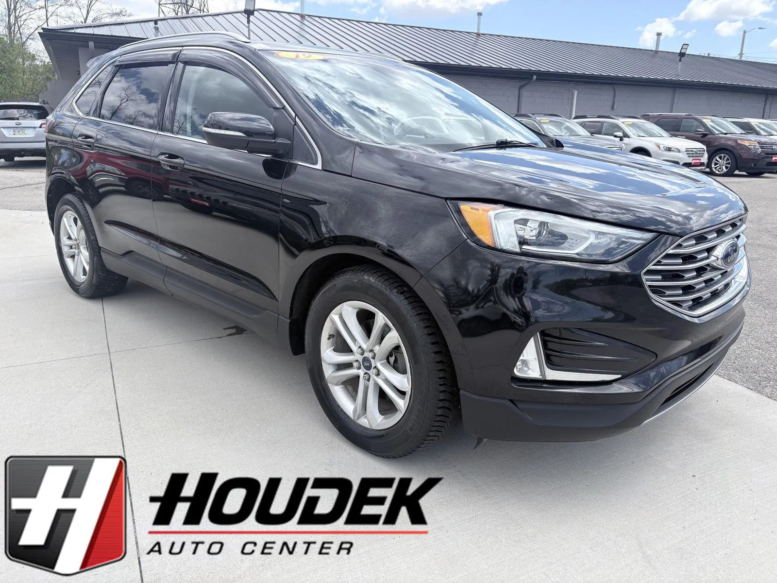 2019 Ford Edge SEL's photo