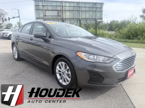 Gray 2020 Ford Fusion SE for sale in Marion, IA