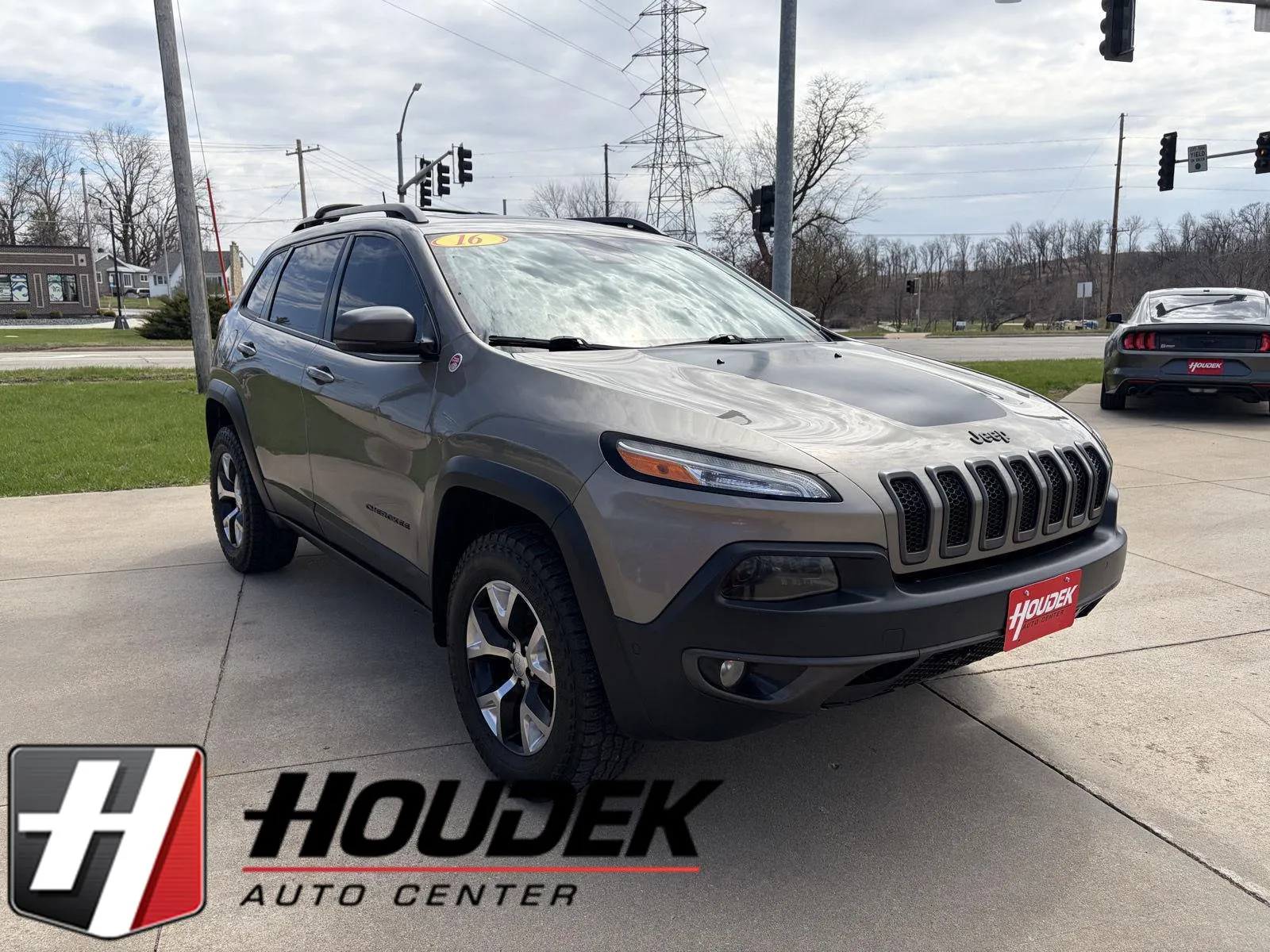 Brown 2016 Jeep Cherokee Trailhawk for sale in Marion, IA