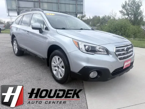 Silver 2017 Subaru Outback Premium for sale in Marion, IA