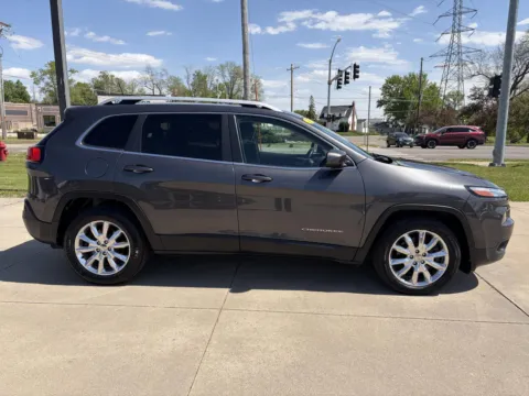 More photos of 2017 Jeep Cherokee Limited at Houdek Auto Center, IA