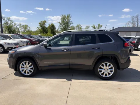 More photos of 2017 Jeep Cherokee Limited at Houdek Auto Center, IA