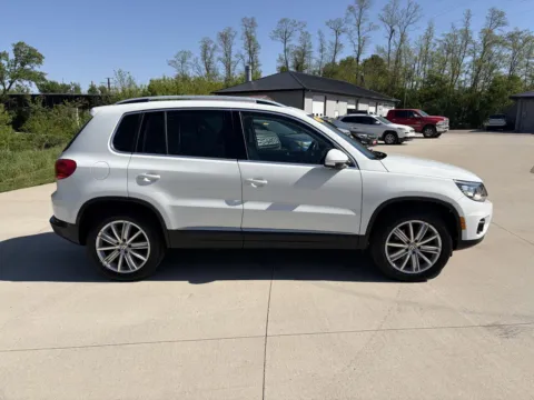 More photos of 2016 Volkswagen Tiguan SE at Houdek Auto Center, IA