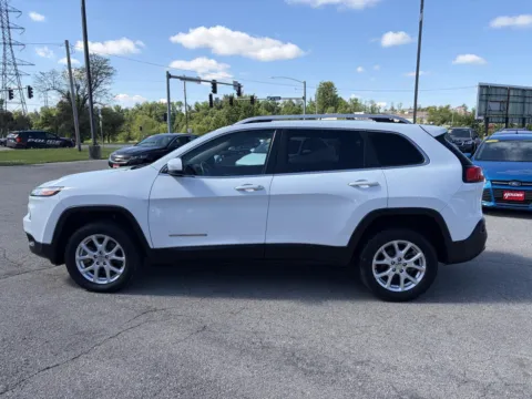 More photos of 2016 Jeep Cherokee Latitude at Houdek Auto Center, IA