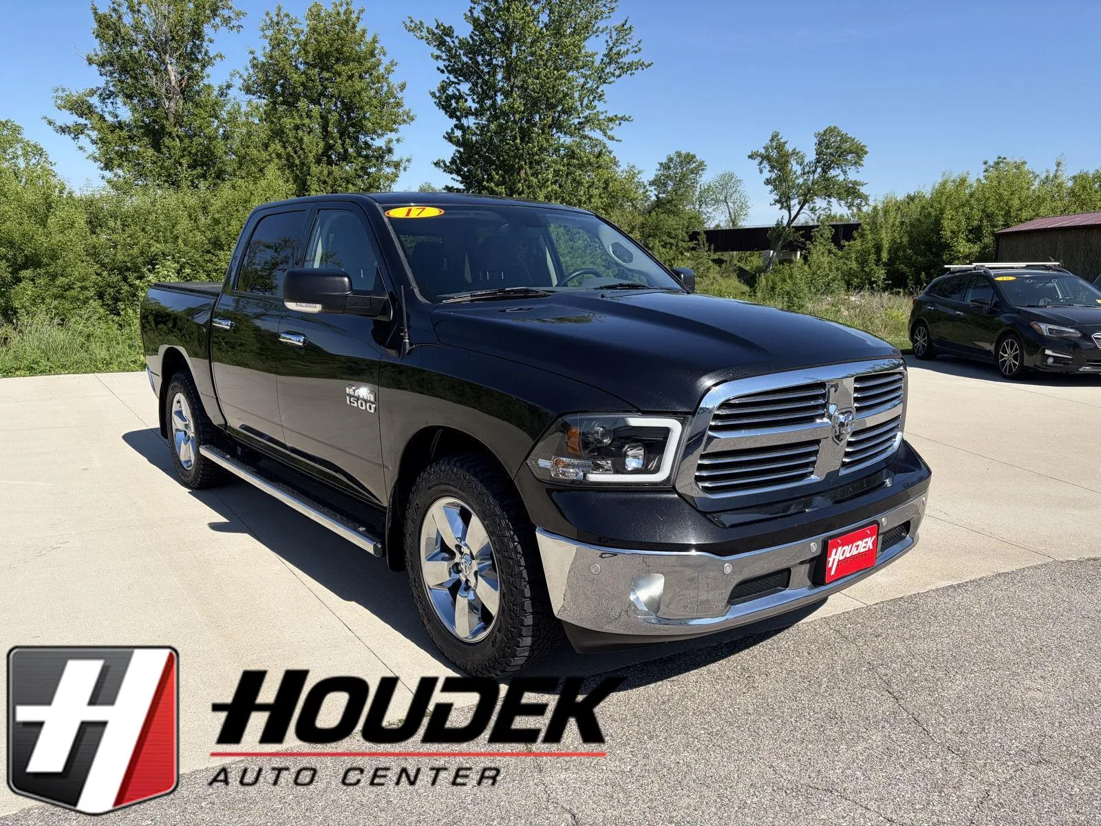 2017 RAM 1500 Big Horn 4x4 Crew Cab 5'7's photo