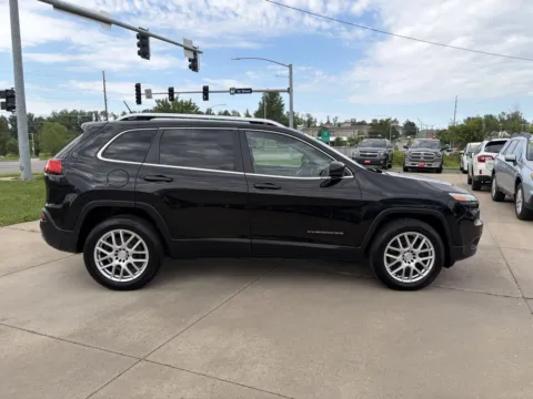 More photos of 2015 Jeep Cherokee Limited at Houdek Auto Center, IA