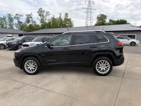 More photos of 2015 Jeep Cherokee Limited at Houdek Auto Center, IA