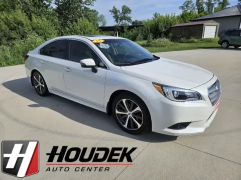White 2015 Subaru Legacy 2.5i Limited for sale in Marion, IA