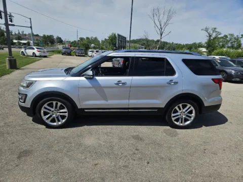 More photos of 2017 Ford Explorer Limited at Houdek Auto Center, IA