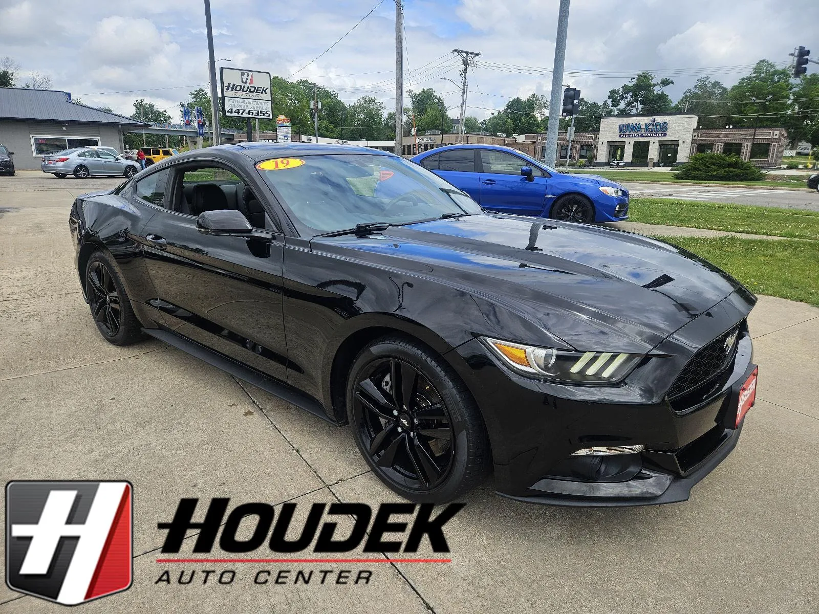 2017 Ford Mustang EcoBoost Coupe Premium's photo