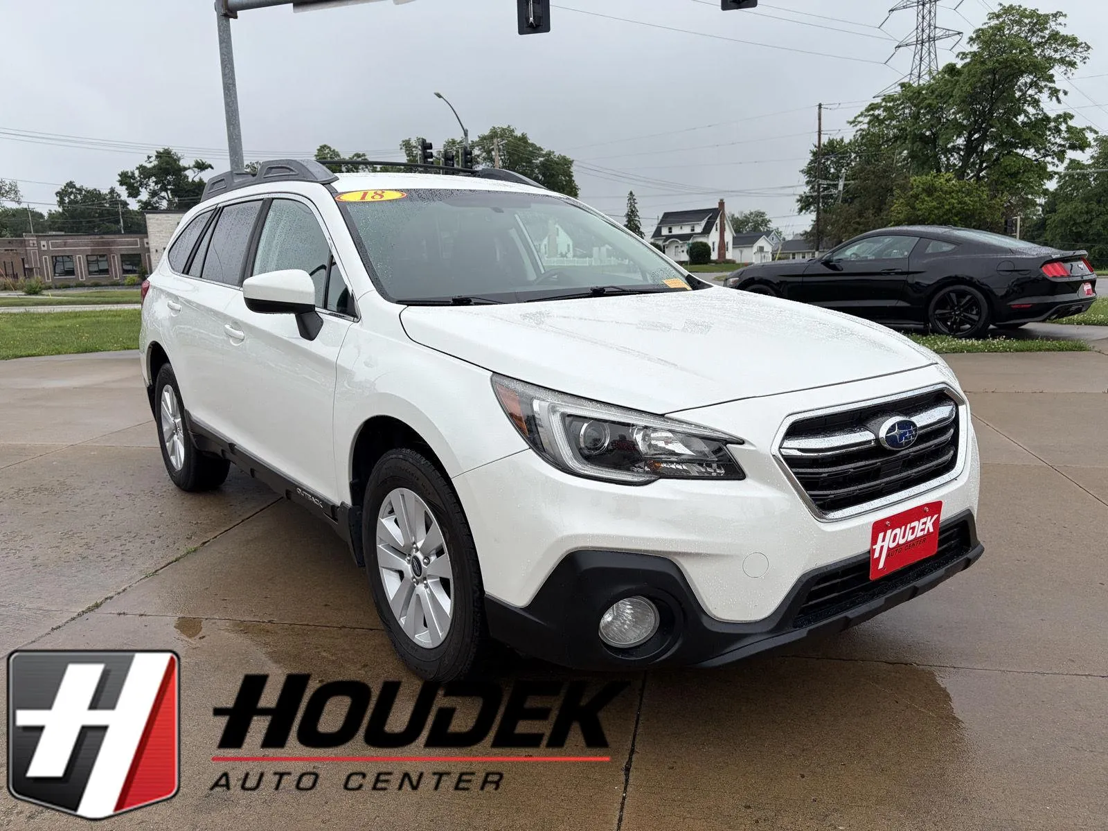 White 2018 Subaru Outback Premium for sale in Marion, IA