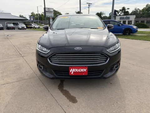 Photos of 2014 Ford Fusion SE for sale in Marion, IA at Houdek Auto Center