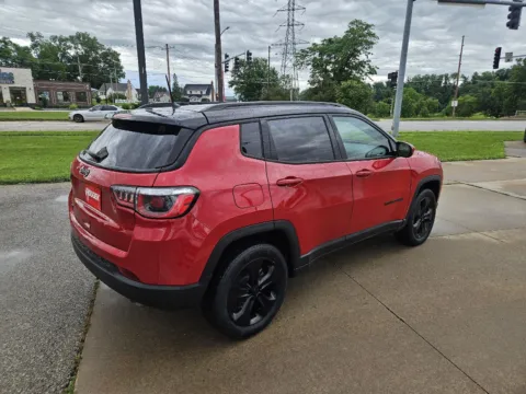 More photos of 2018 Jeep Compass Altitude at Houdek Auto Center, IA