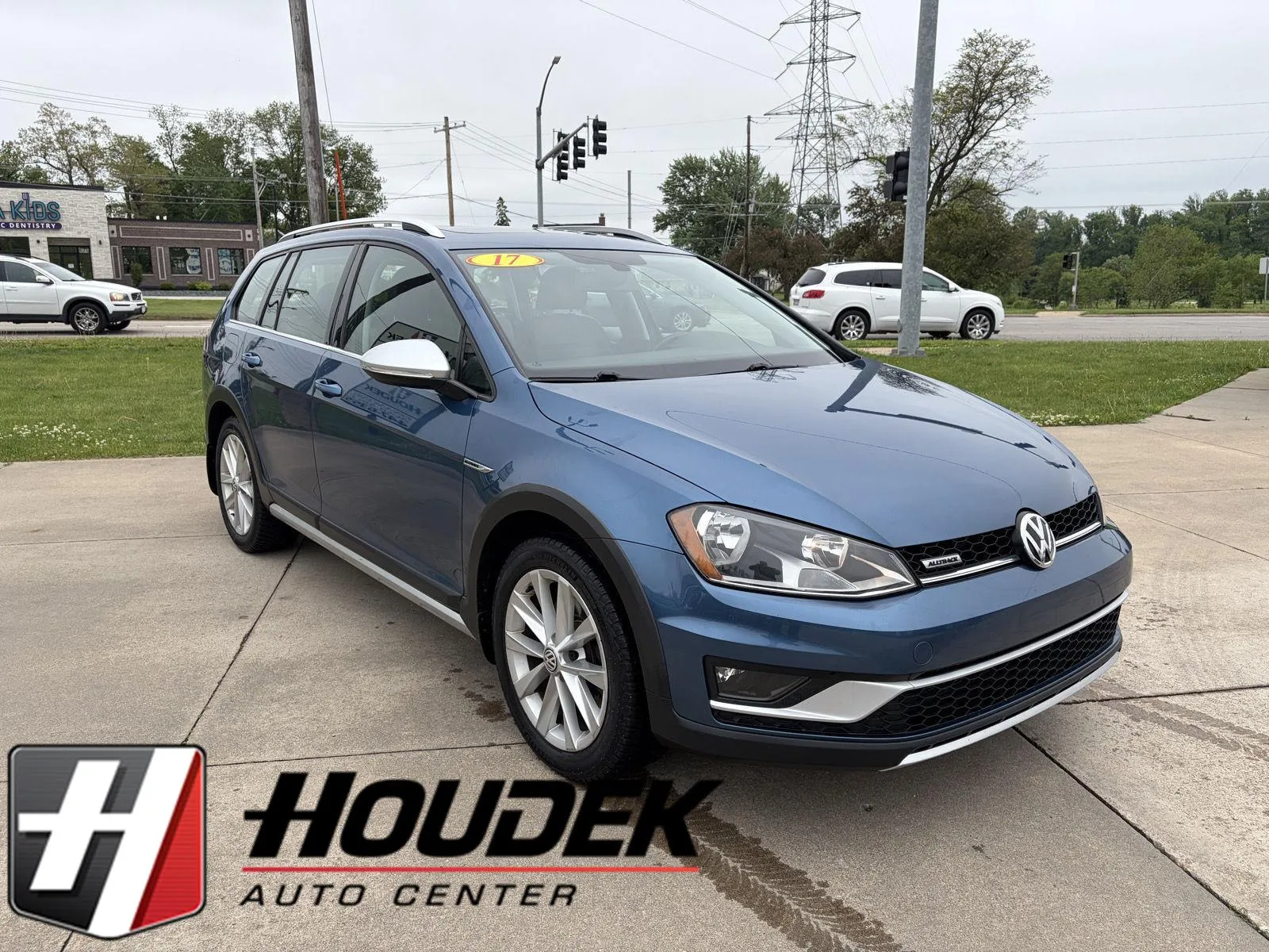 Blue 2017 Volkswagen Golf Alltrack SE for sale in Marion, IA