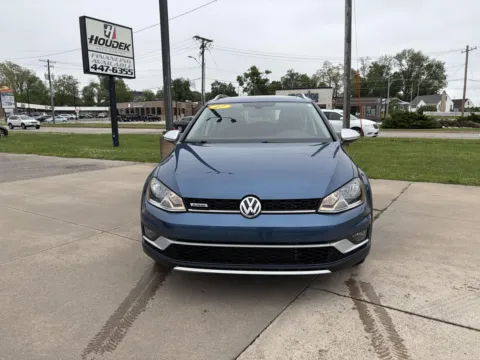 Photos of 2017 Volkswagen Golf Alltrack SE for sale in Marion, IA at Houdek Auto Center