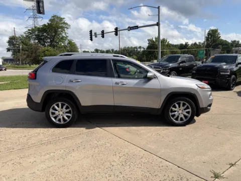More photos of 2017 Jeep Cherokee Limited at Houdek Auto Center, IA