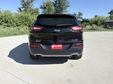 More photos of 2016 Jeep Cherokee Limited at Houdek Auto Center, IA