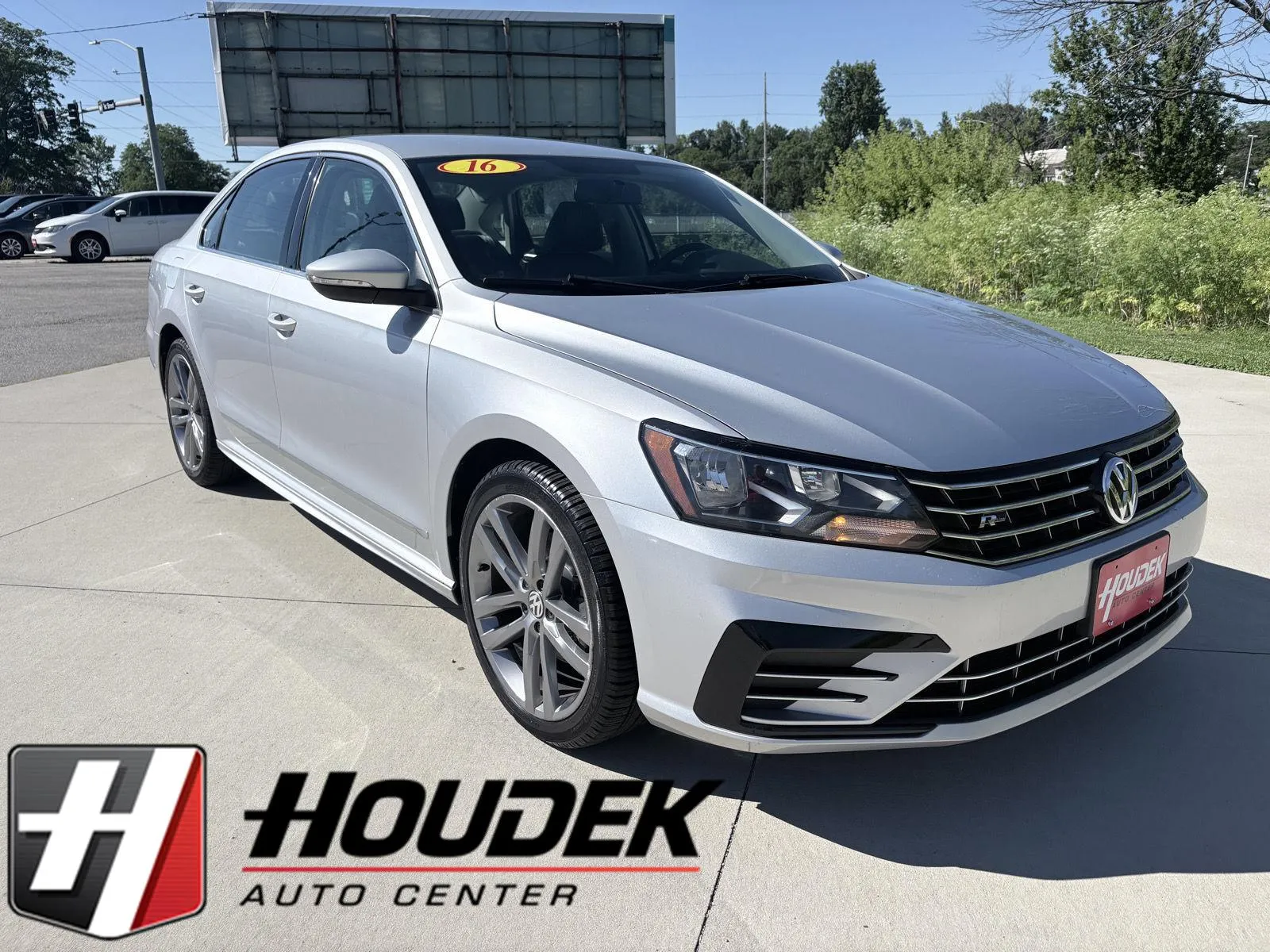 2016 Volkswagen Passat 1.8T R-Line w/Comfort Pkg