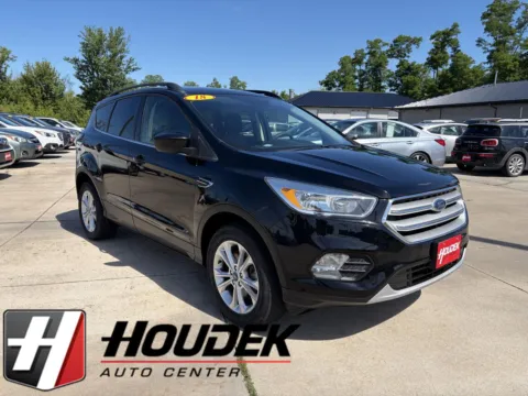 Black 2018 Ford Escape SE for sale in Marion, IA