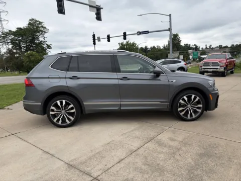 More photos of 2018 Volkswagen Tiguan SEL Premium at Houdek Auto Center, IA