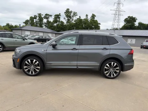 More photos of 2018 Volkswagen Tiguan SEL Premium at Houdek Auto Center, IA