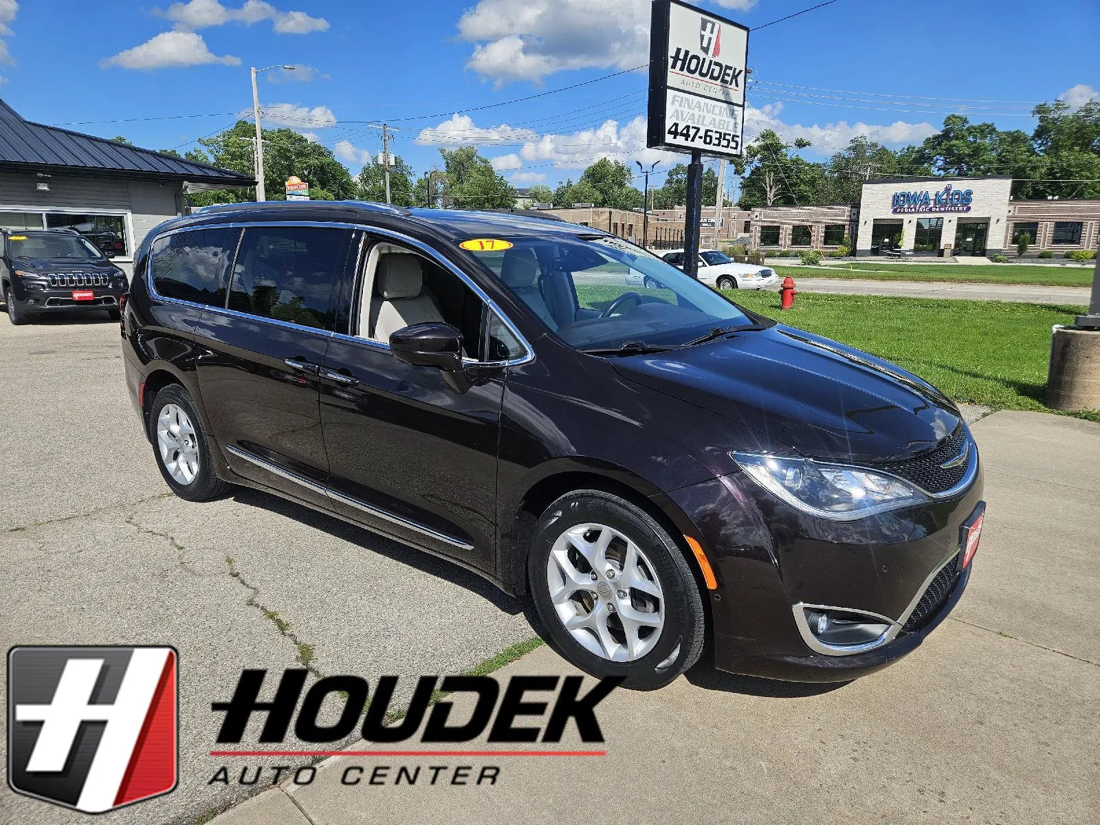 Black 2017 Chrysler Pacifica Touring-L Plus for sale in Marion, IA