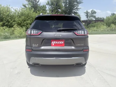More photos of 2019 Jeep Cherokee Limited at Houdek Auto Center, IA