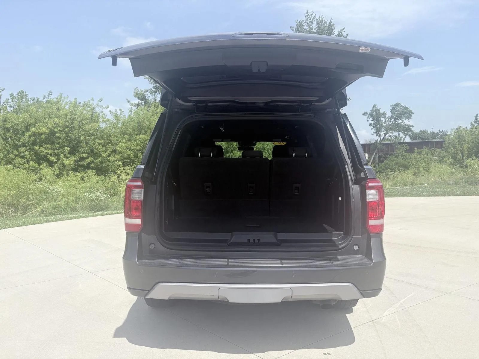 Ford Expedition photo 8