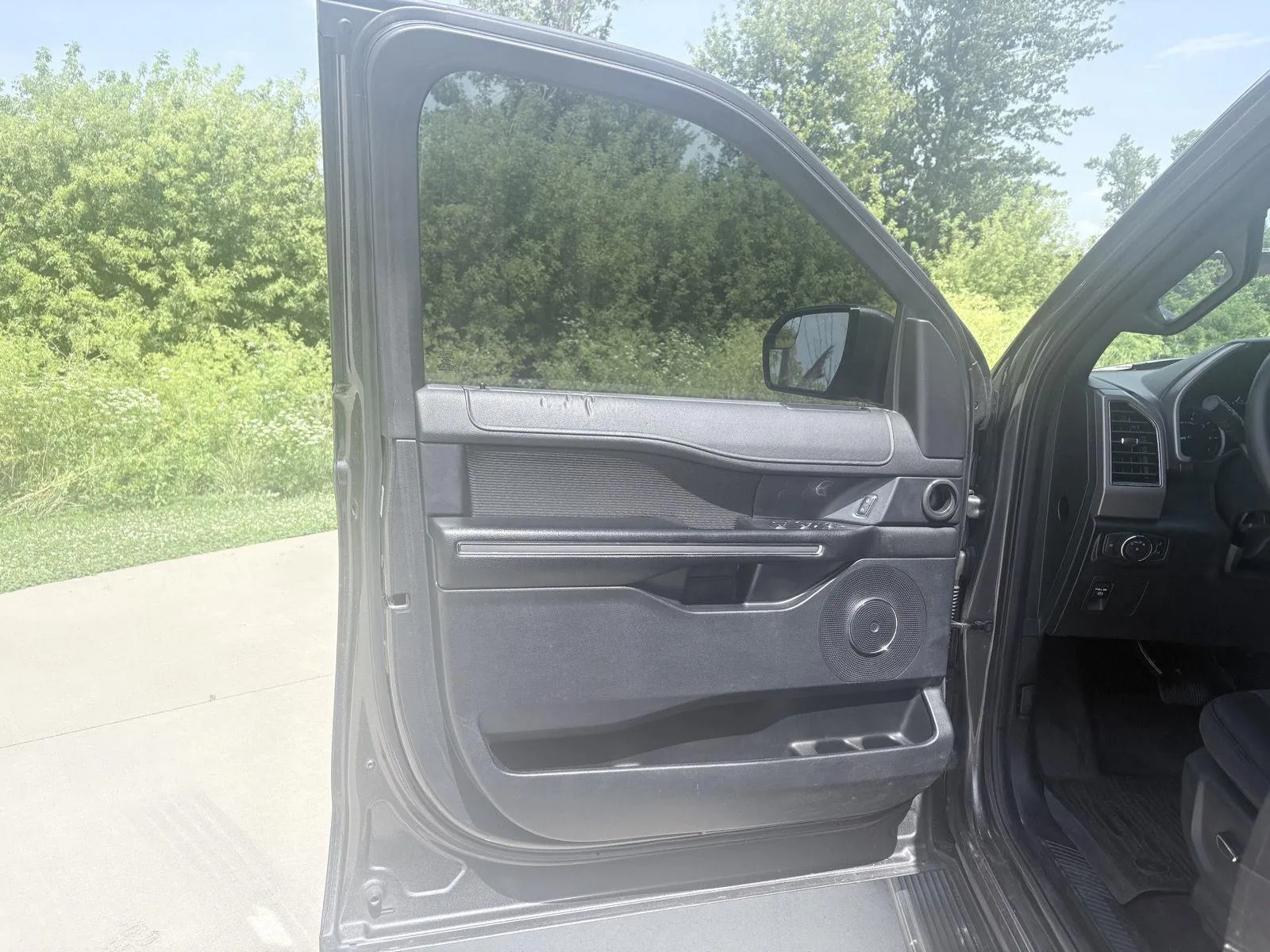 Ford Expedition photo 10