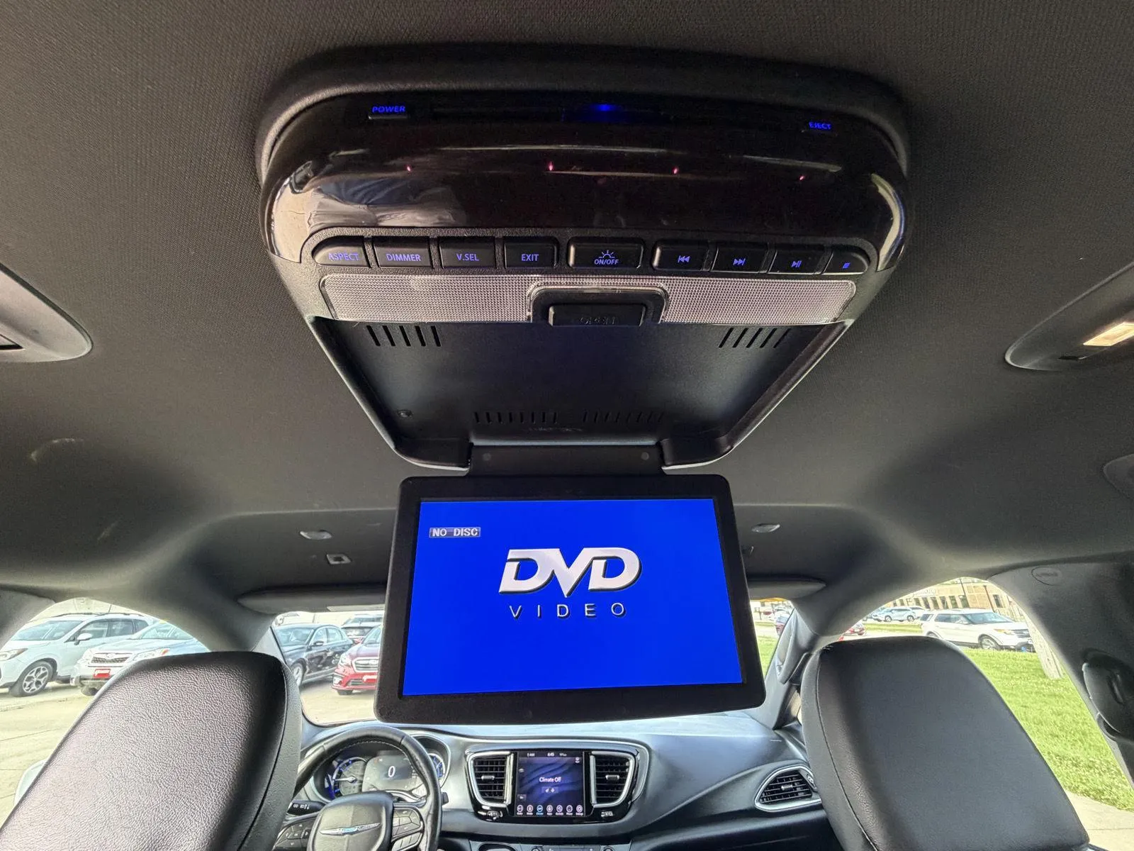 Chrysler Pacifica photo 24