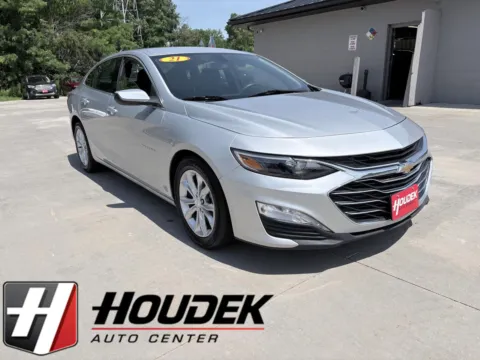 Silver 2021 Chevrolet Malibu LT for sale in Marion, IA