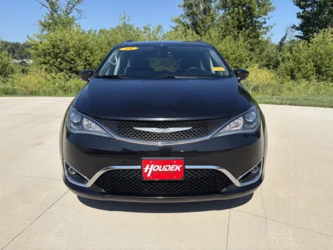 Photos of 2018 Chrysler Pacifica Touring L for sale in Marion, IA at Houdek Auto Center