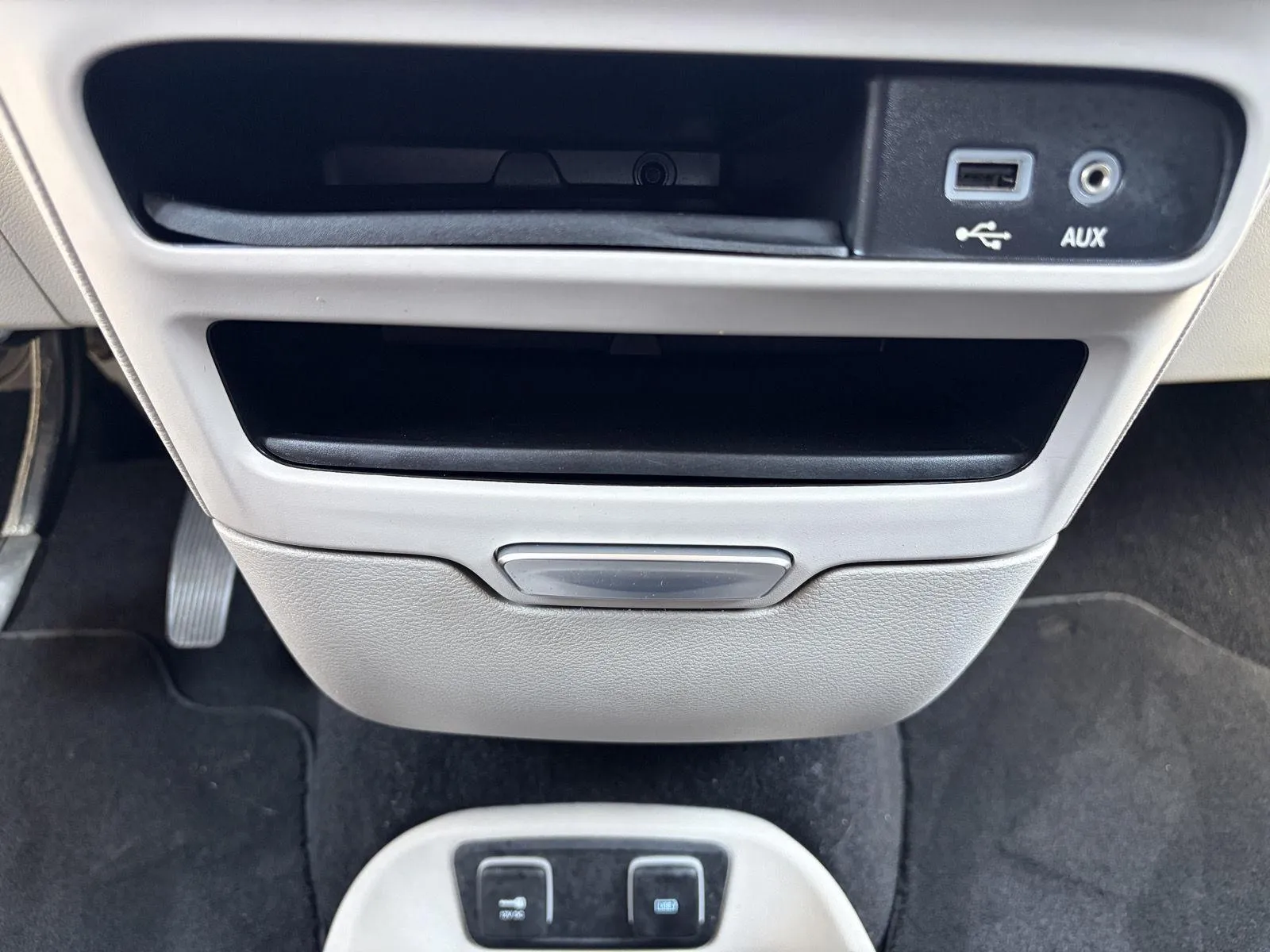 Chrysler Pacifica photo 22