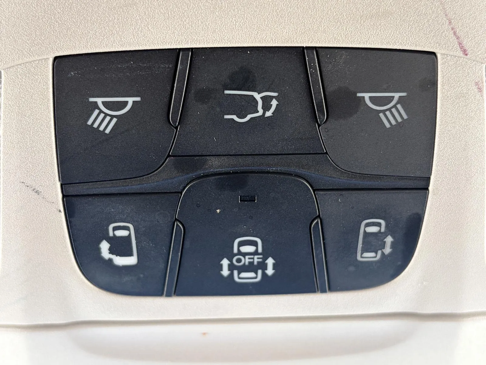 Chrysler Pacifica photo 25