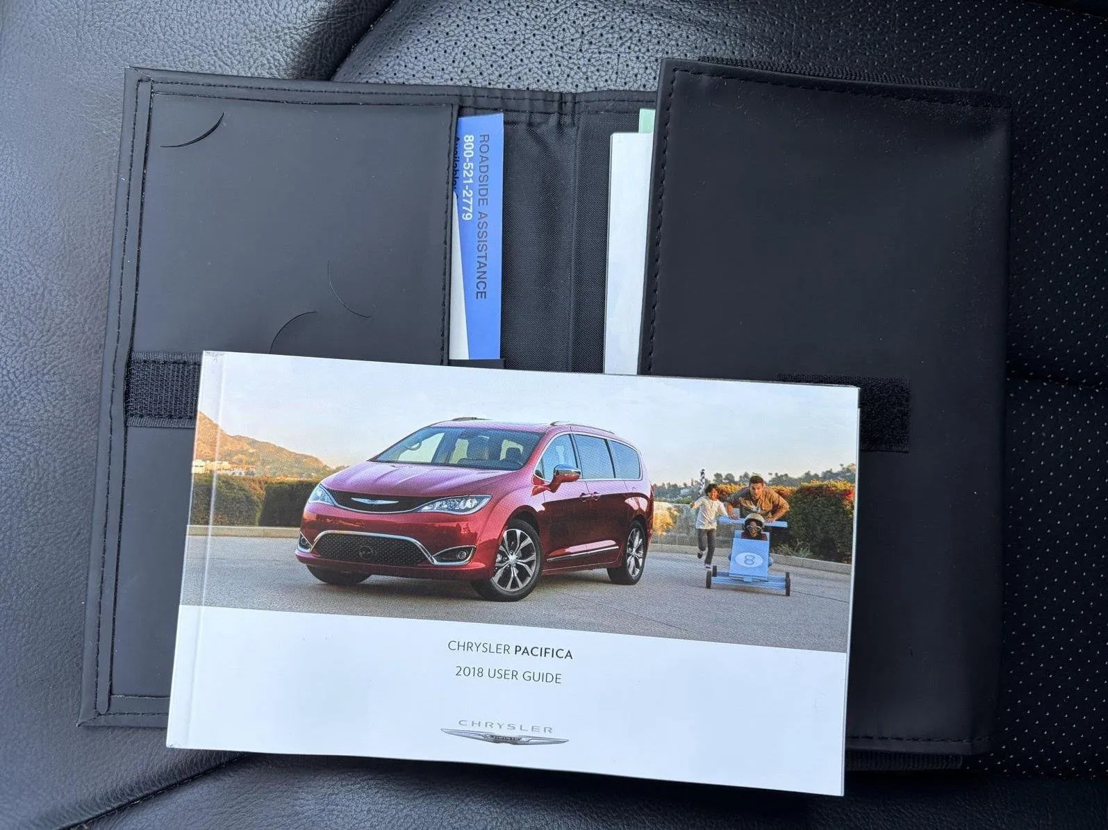 Chrysler Pacifica photo 28