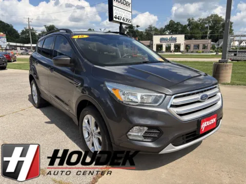 Gray 2018 Ford Escape SE for sale in Marion, IA