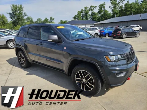 Gray 2018 Jeep Grand Cherokee Trailhawk for sale in Marion, IA