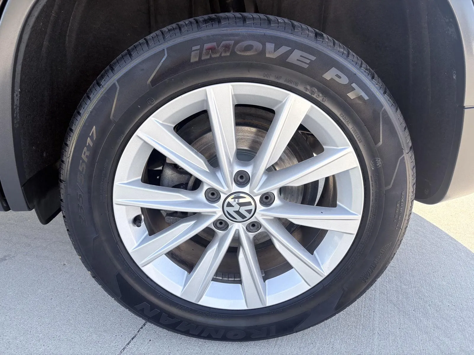 Volkswagen Tiguan Limited photo 15