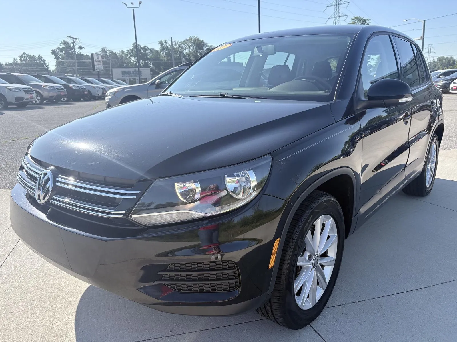 Volkswagen Tiguan Limited photo 3