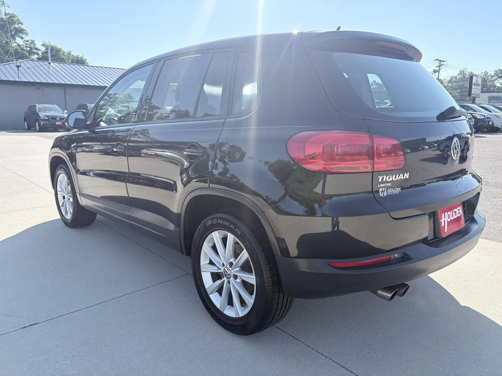 Volkswagen Tiguan Limited photo 6