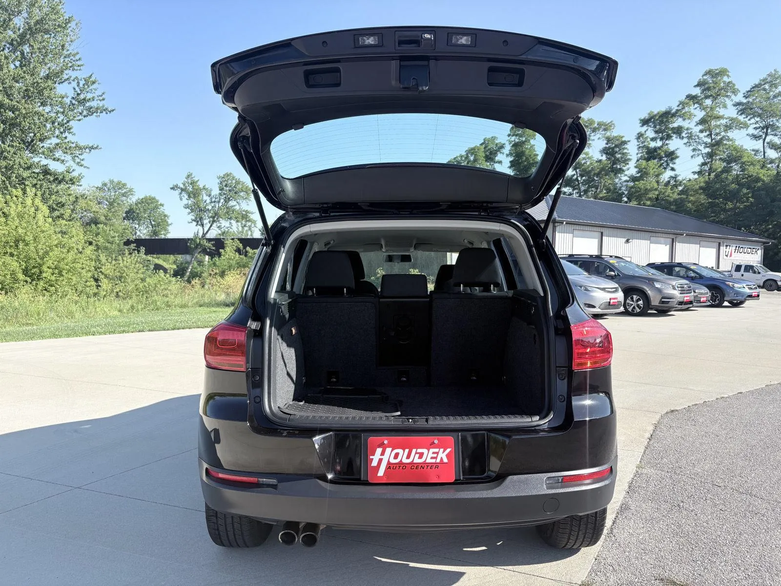 Volkswagen Tiguan Limited photo 8