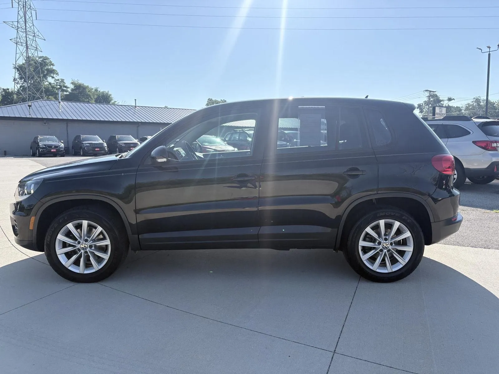 Volkswagen Tiguan Limited photo 9