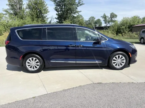 More photos of 2019 Chrysler Pacifica Touring L at Houdek Auto Center, IA