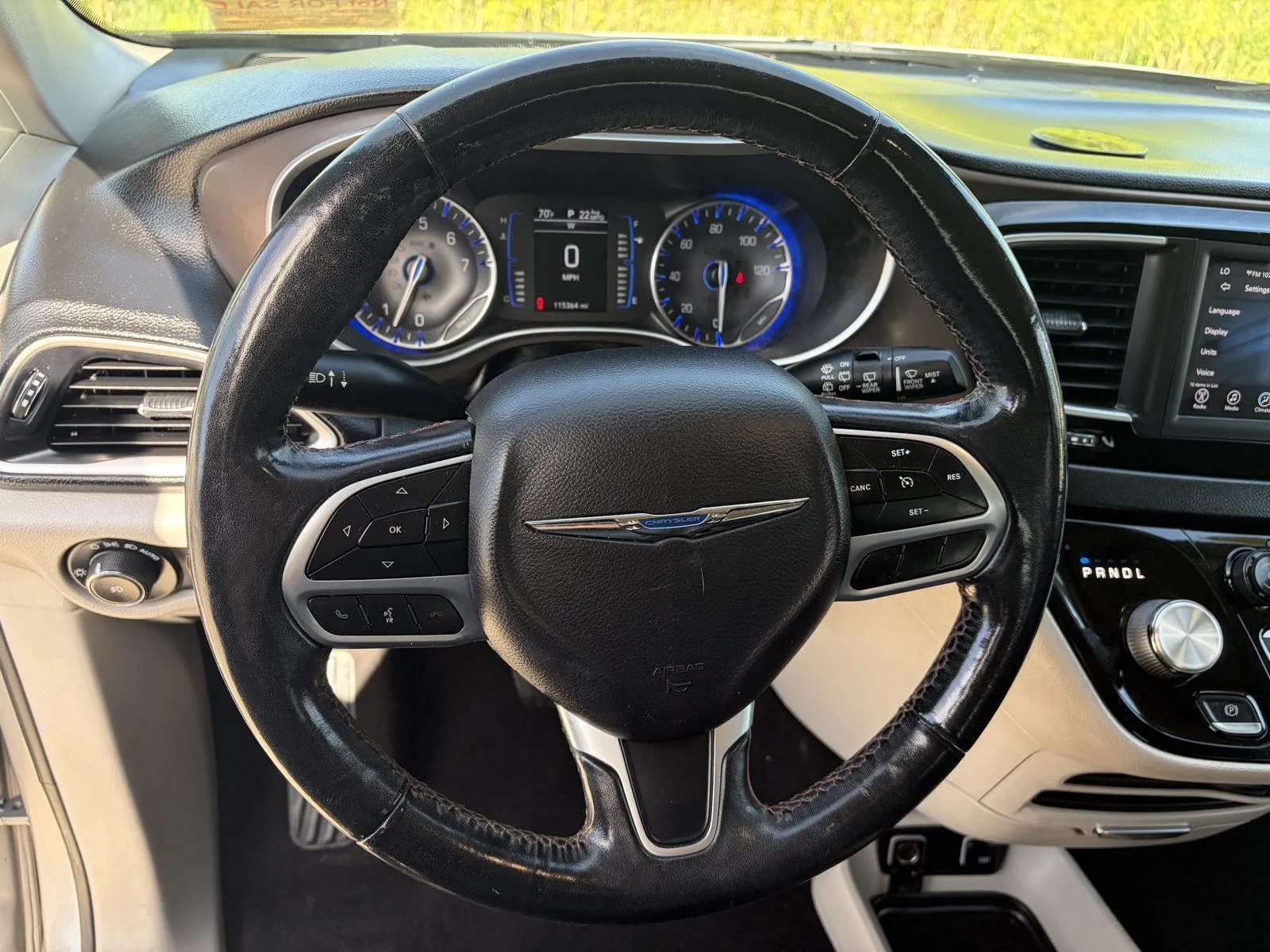 Chrysler Pacifica photo 11