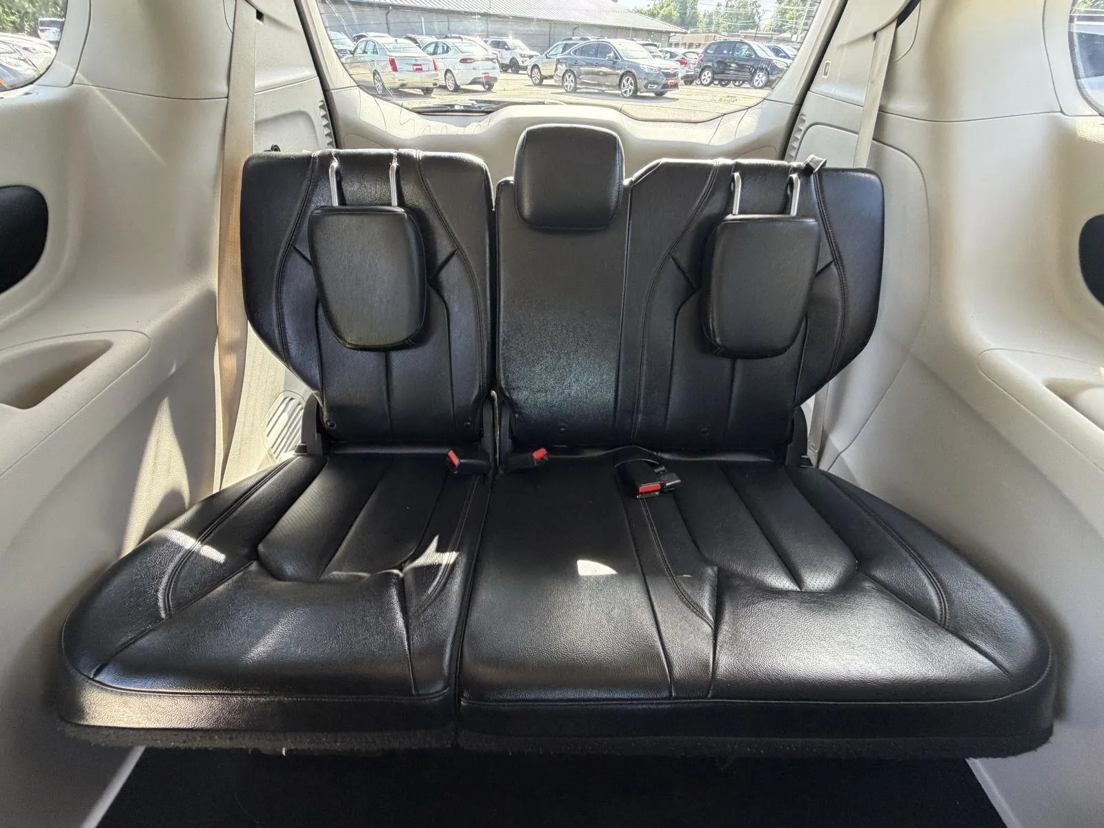 Chrysler Pacifica photo 17