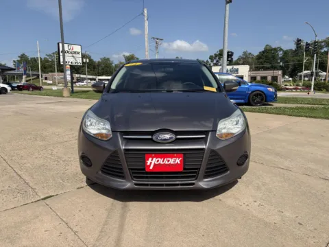 Photos of 2014 Ford Focus SE for sale in Marion, IA at Houdek Auto Center
